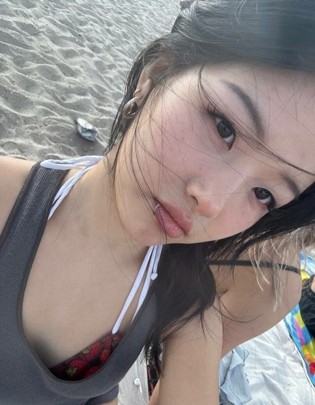 famous female onlyfans hot sexy photo