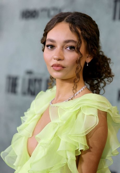 Nico Parker erotic model photo