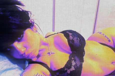 methallika nice pornstar image