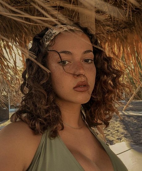 _kalpou_ erotic model gallery