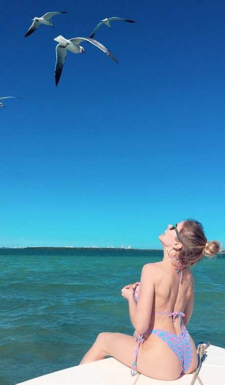 Miss Volaera_ naked star gallery