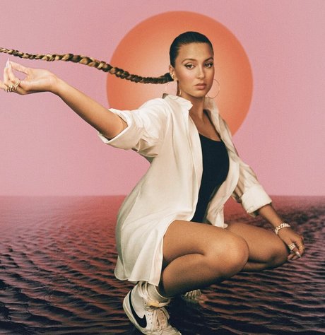 Tori Kelly sex star pics