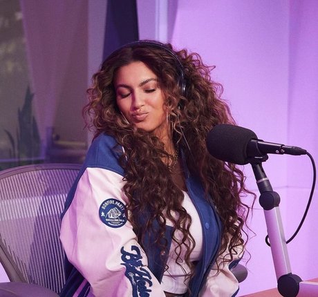 Tori Kelly pornstar hd images