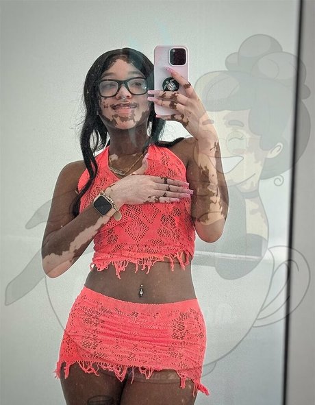 Curiousiteaaa model pictures