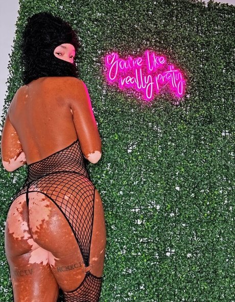 Curiousiteaaa pornstar nude pictures