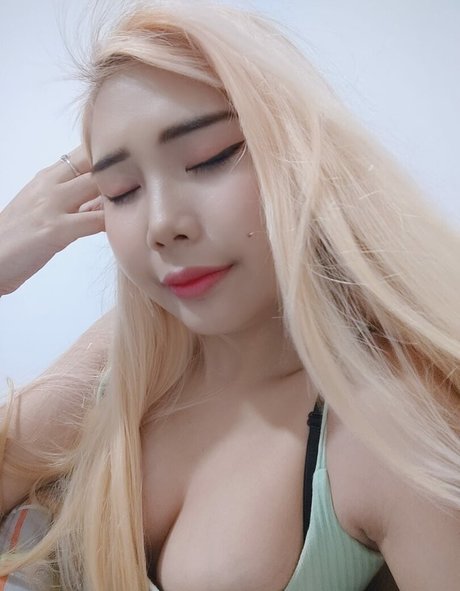KimLili model nude galleries