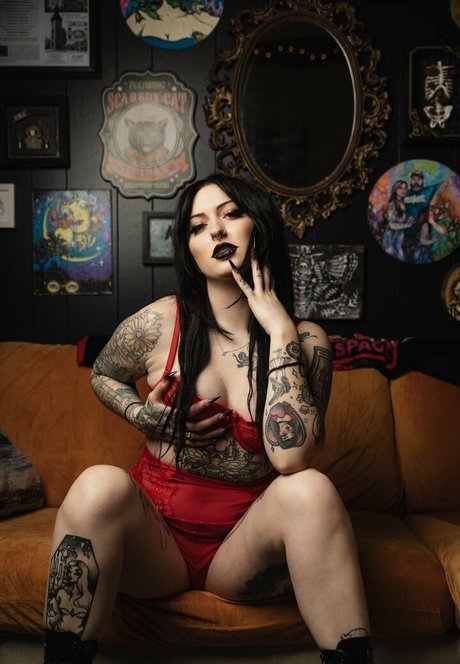 Maebemorty model sexy pictures