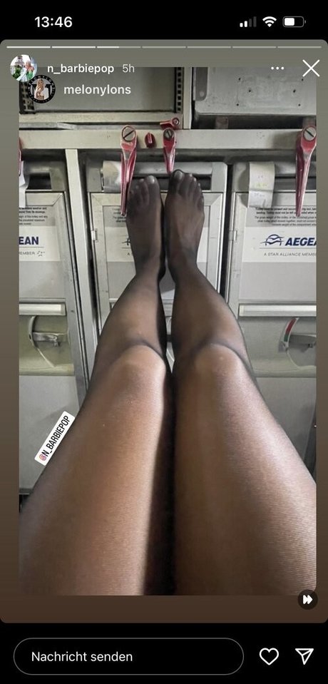 Allaboutfeetandnylons star top image