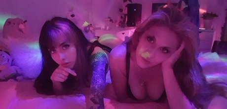 RossMeii model top photo