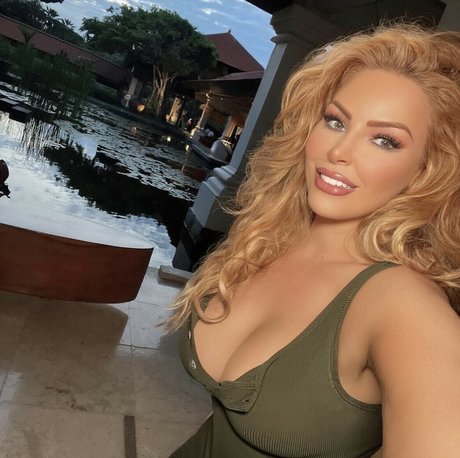 Sarah Roza MAFS AU pornstar perfect image