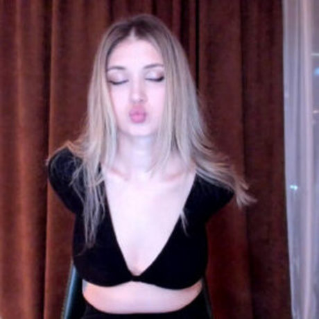 Aalliyahh erotic actress img