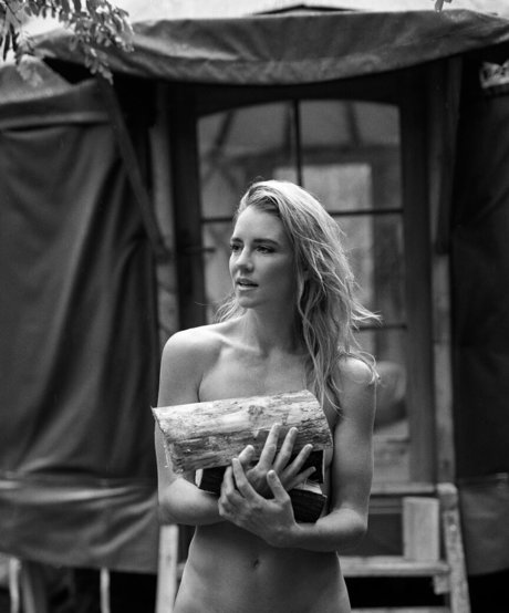 Merel Van Der Wouden model high quality images