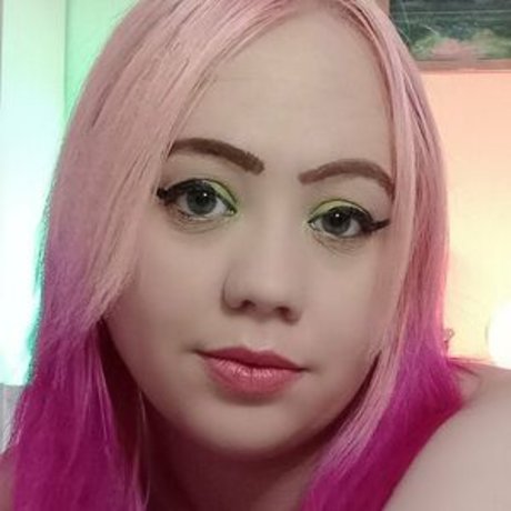 strawberryykitsune naked model pics