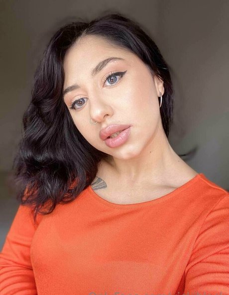 vickiblack model naked pic