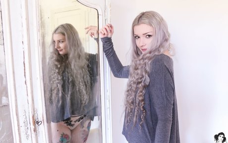 Vehera SG nude model gallery