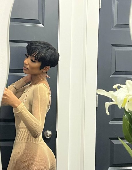 warriyah star naked photo