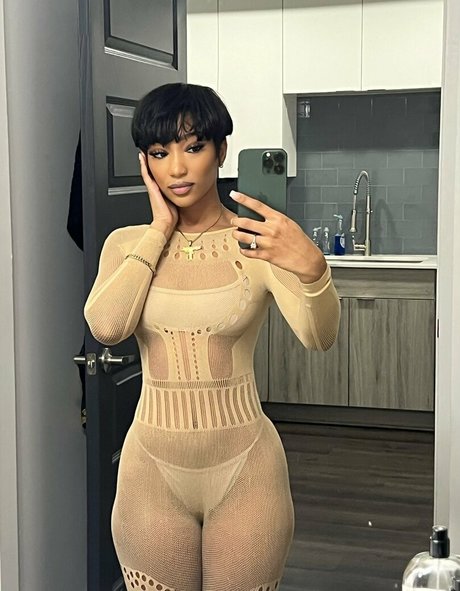 warriyah erotic actress pics