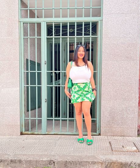 Anneris pretty actress pics