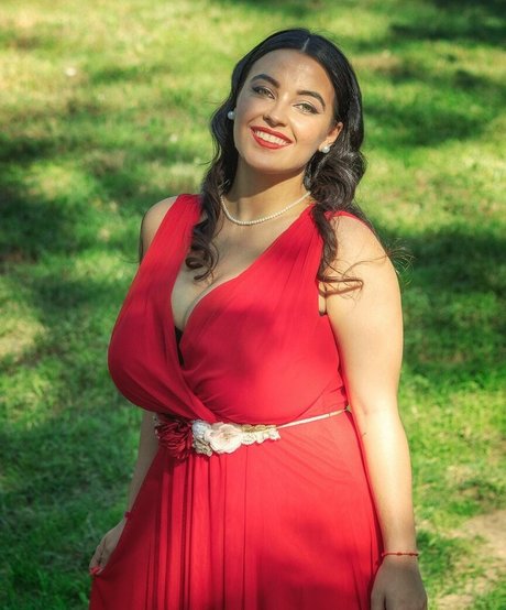 Anneris nudes star pics