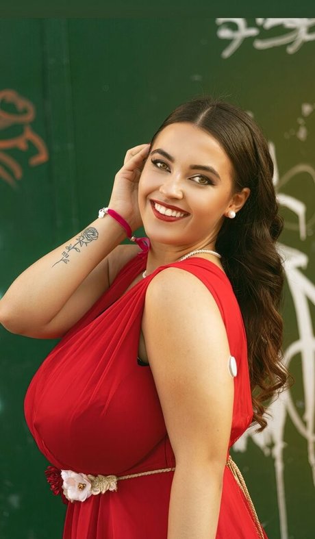 Anneris model erotic photos