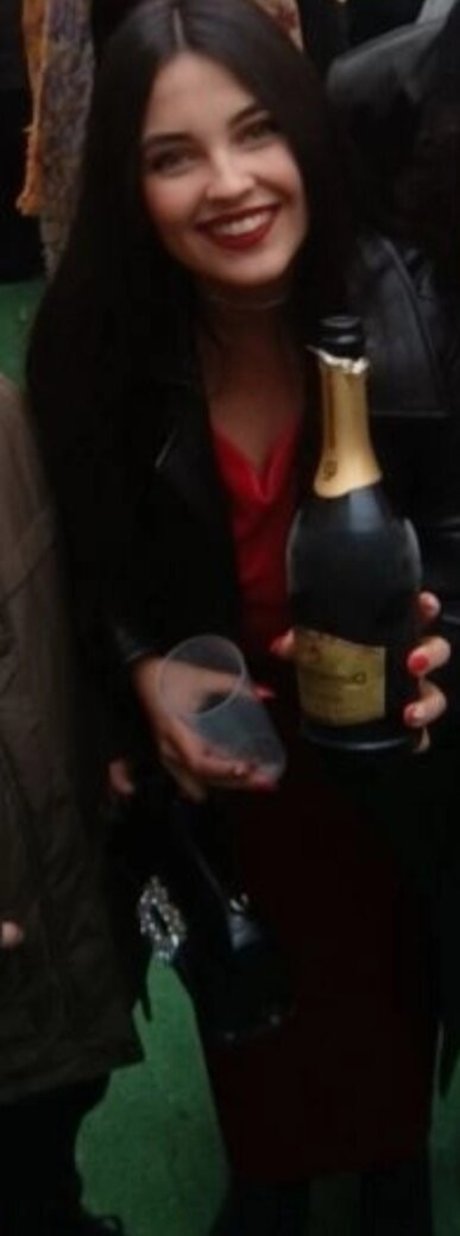 Anneris model nice image