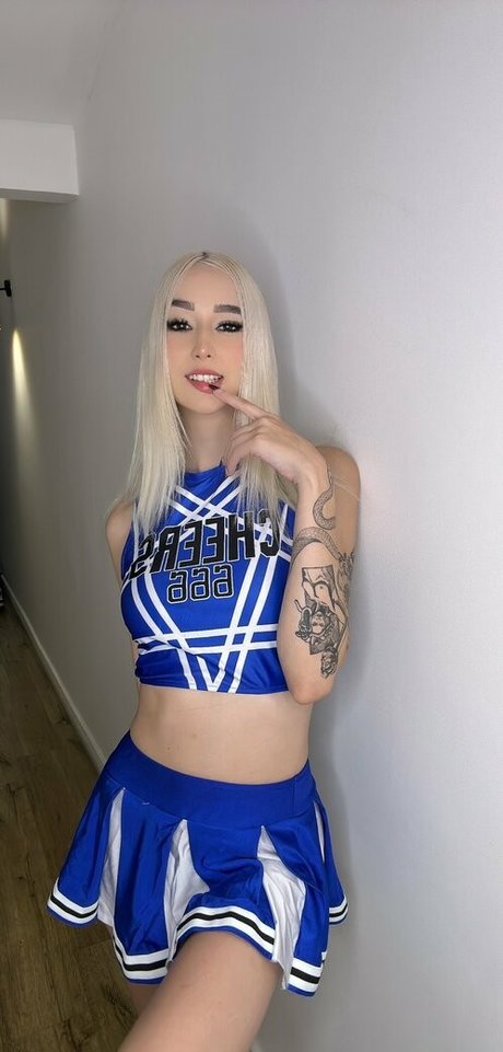 mileywhite hot star pictures