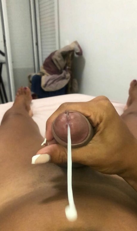 ladyboyqueen1 model erotic pics