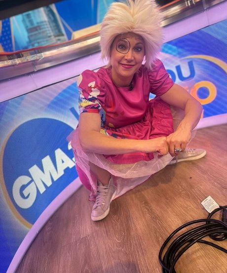 Hot News Weather Babes model free photos