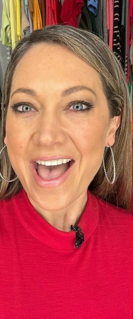 Hot News Weather Babes high quality actress gallery