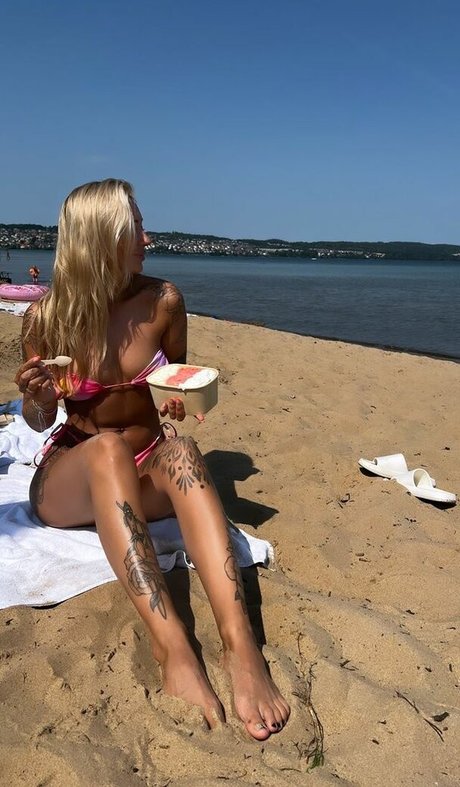 Nicci Hernestig model beautiful pictures