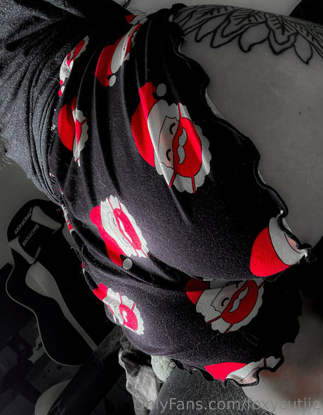 Foxycutiie erotic pornstar photos