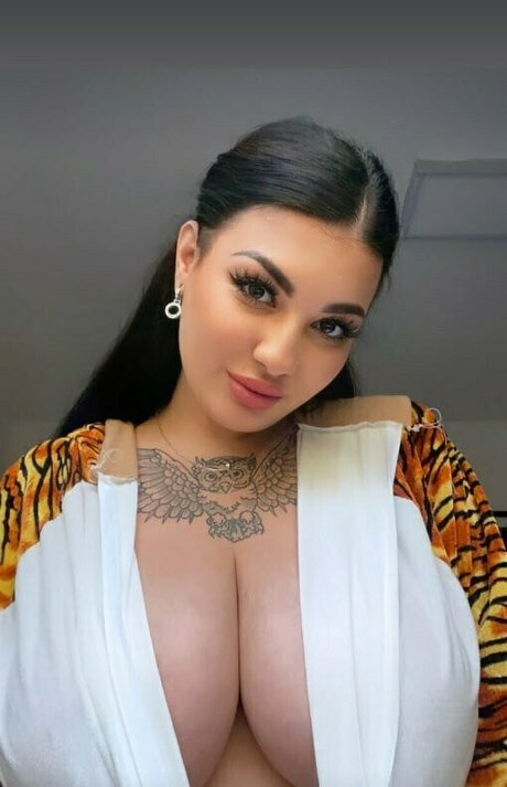 nikawest model pornographic picture