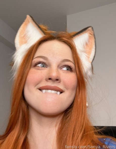 Sonya Rivers sexy model photo