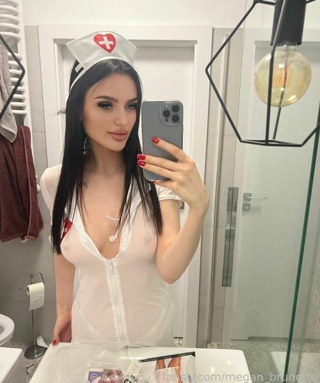 megan brunette star nude picture