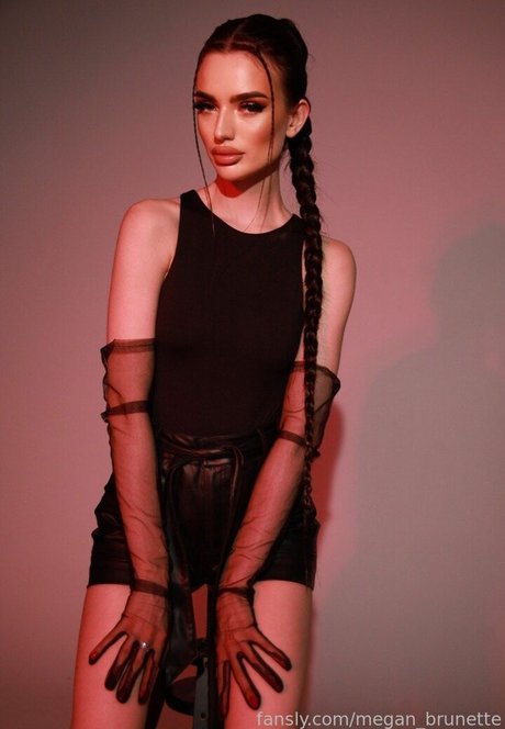 megan brunette top actress photos