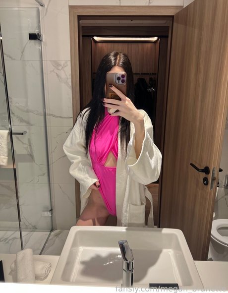 megan brunette star sexy picture