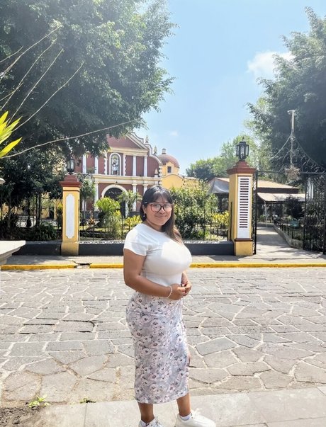 Ari Mar model best photo