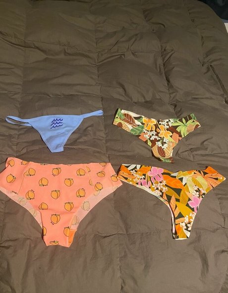 petitesweettreat model perfect img