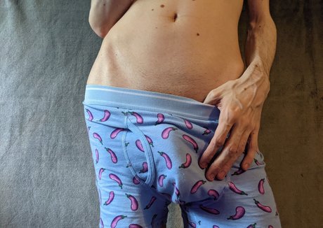 ThatFuckinSquirrel star nude image