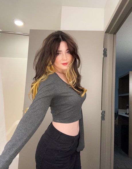 Itsbootz nude actress pic