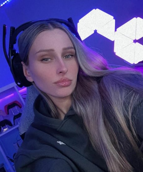 Cobyymj pornographic model archive