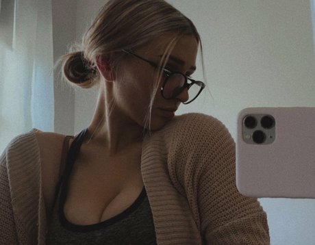 Cobyymj model sex pic