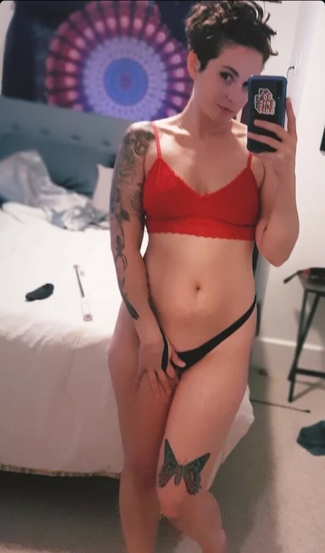 Salunes secret nice star photo