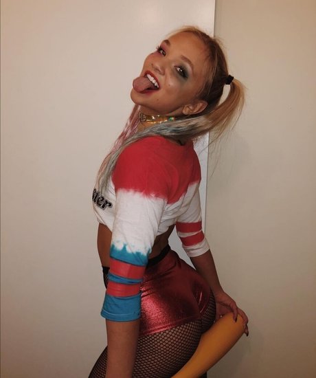 Julia Hart perfect actress photos