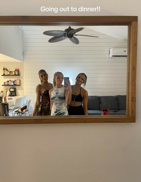 Julia Hart nudes model image