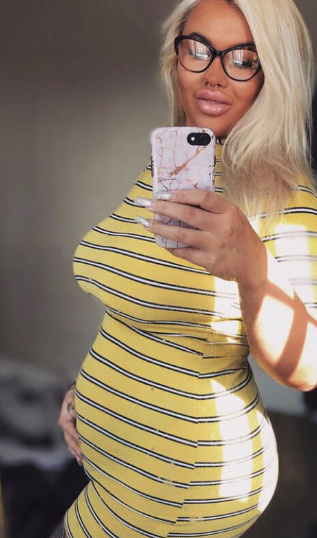 Nicole Barker porn star images