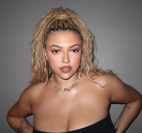 Mahalia xxx actress photo