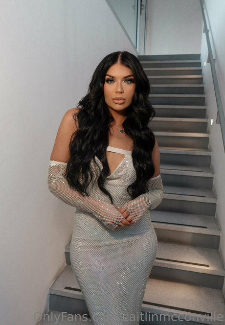 Caitlin McConville star exclusive picture