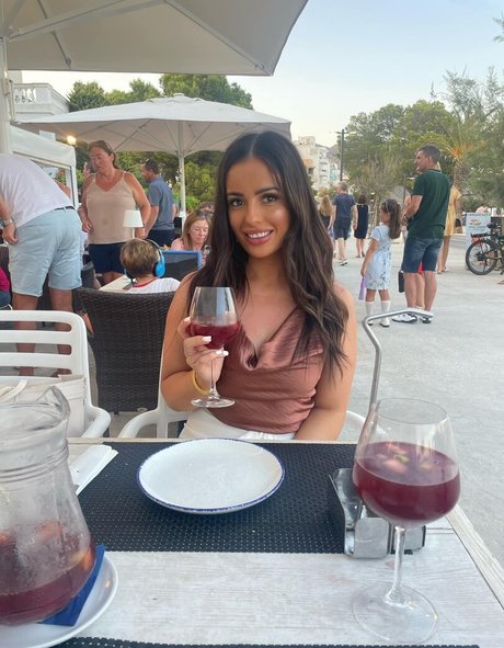 Megan L Quick model image