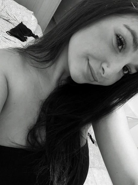 narjess pornographic star photos